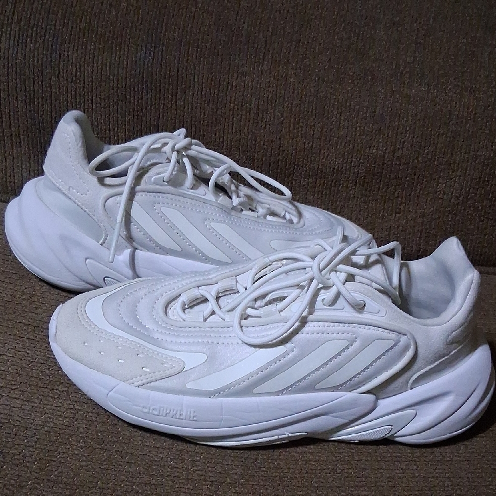adidas Men's Cream Sneakers